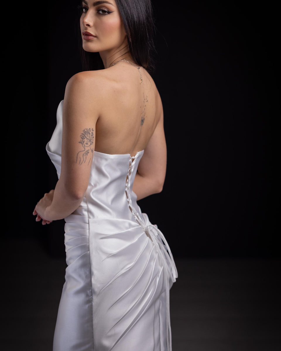 Robe de Mariage Légère Bustier avec Traîne Dentelée - Élégance Estivale pour Sublimer Chaque Silhouette