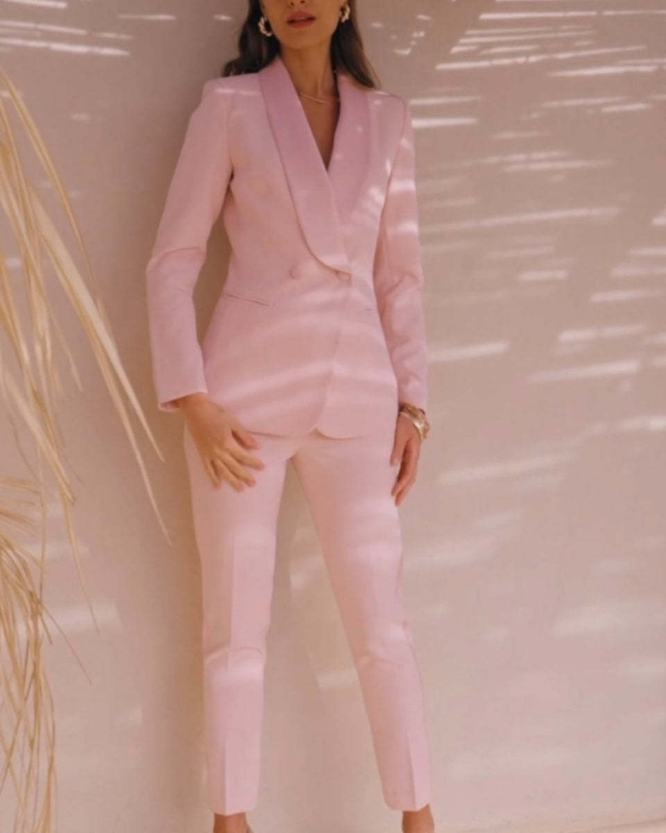 Smoking rose femme Ensemble cintré satiné double boutonnage