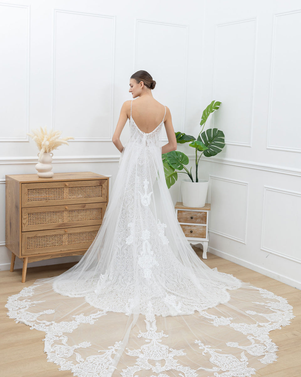 Robe 2 en 1 de mariée sirène en dentelle moderne ceinturée à la taille avec double traîne en tulle