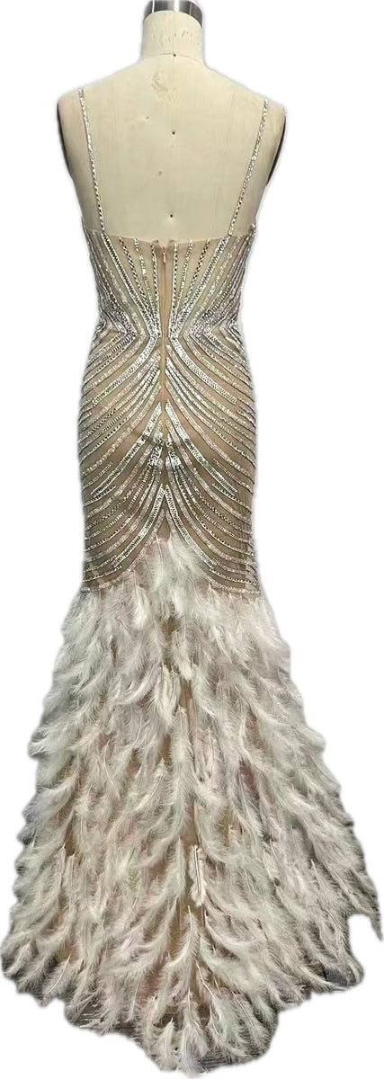 Robe longue à bustier - ornée de strass et plumes