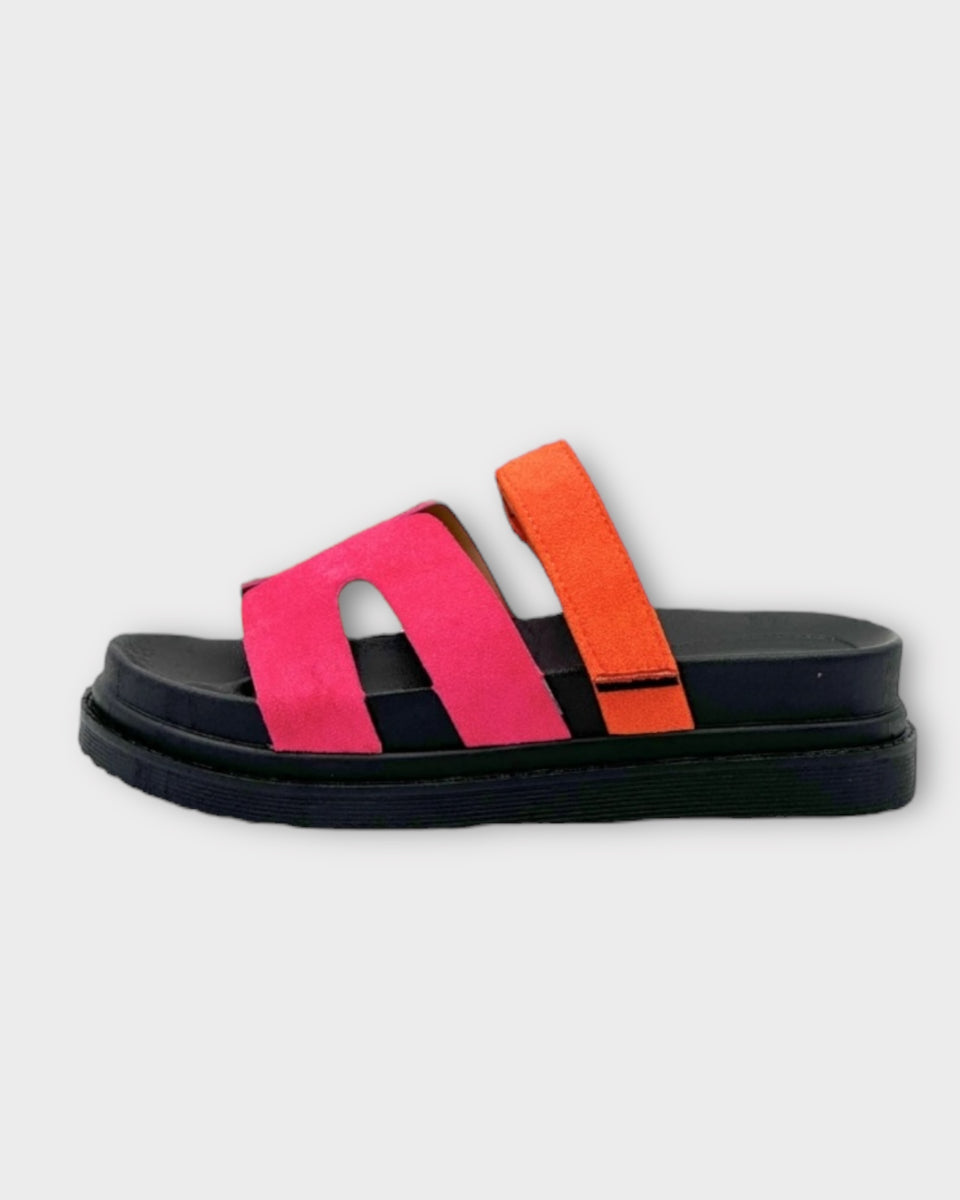 Mules plates à brides