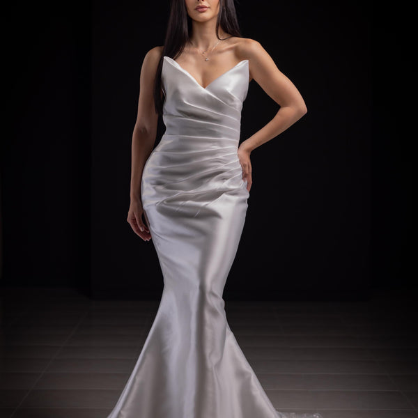 Robe de Mariage Légère Bustier avec Traîne Dentelée - Élégance Estivale pour Sublimer Chaque Silhouette