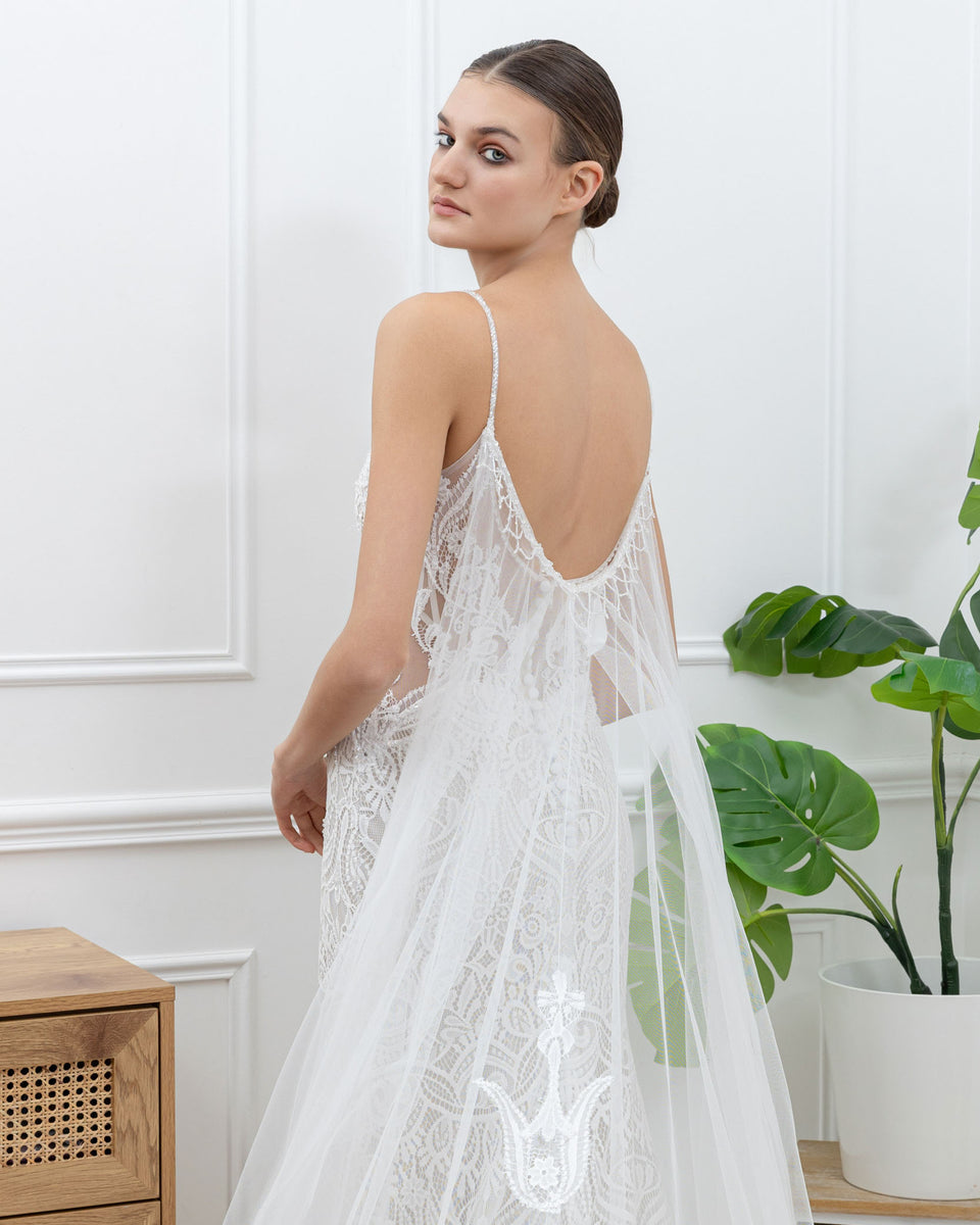Robe 2 en 1 de mariée sirène en dentelle moderne ceinturée à la taille avec double traîne en tulle