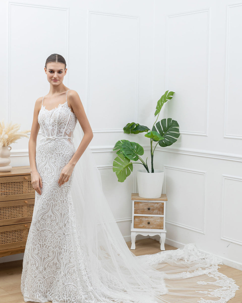 Robe 2 en 1 de mariée sirène en dentelle moderne ceinturée à la taille avec double traîne en tulle