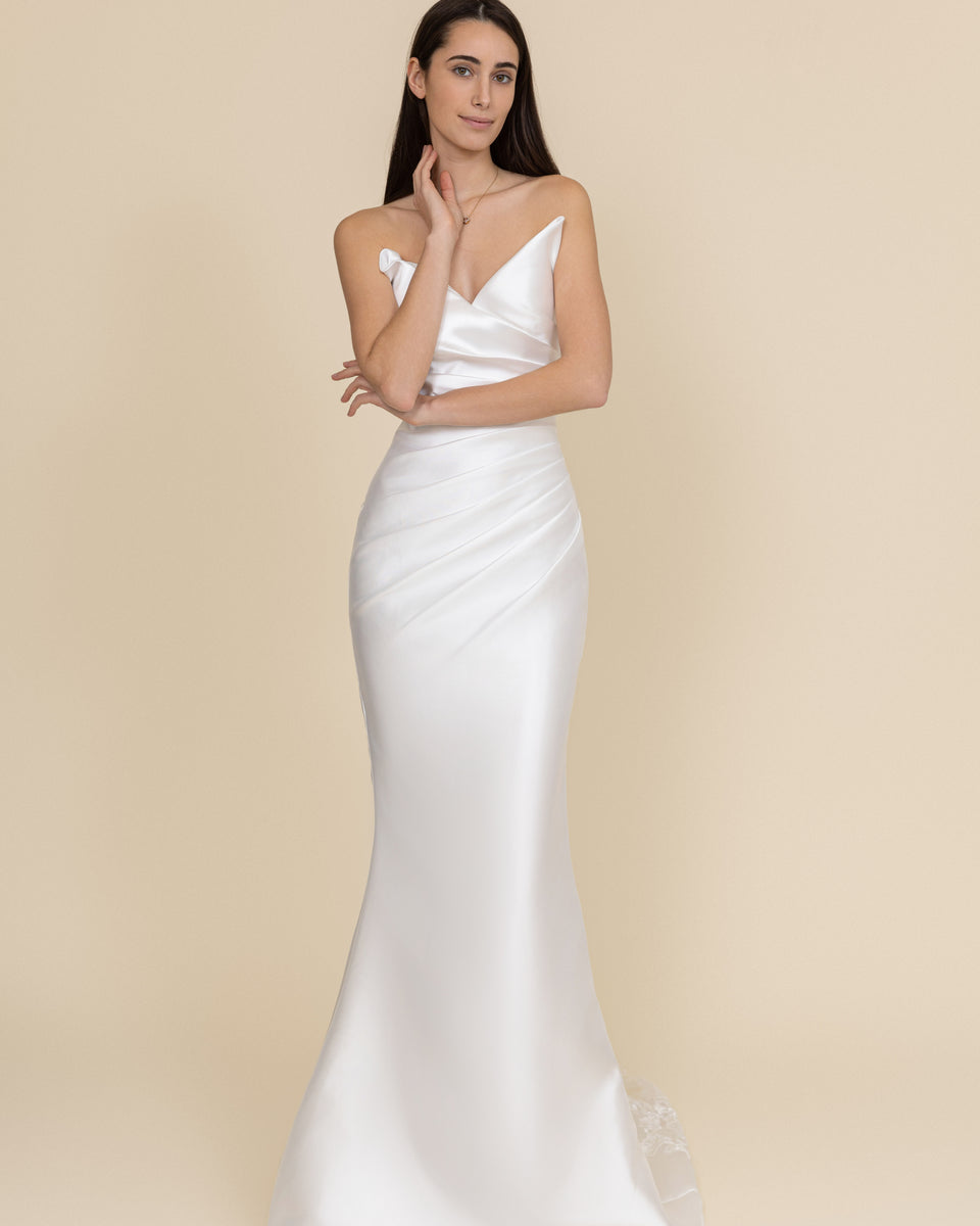 Robe de Mariage Légère Bustier avec Traîne Dentelée - Élégance Estivale pour Sublimer Chaque Silhouette