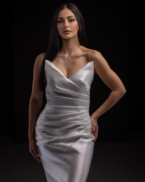 Robe de Mariage Légère Bustier avec Traîne Dentelée - Élégance Estivale pour Sublimer Chaque Silhouette