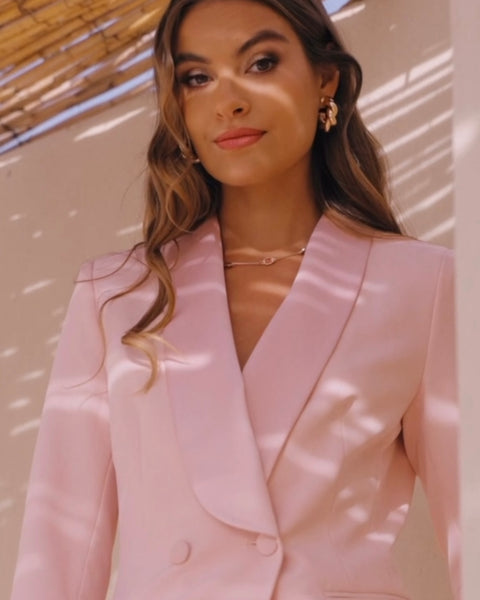 Smoking rose femme Ensemble cintré satiné double boutonnage