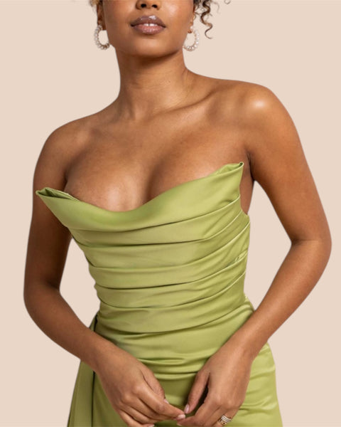 Robe majestueuse vert olive bustier en satin